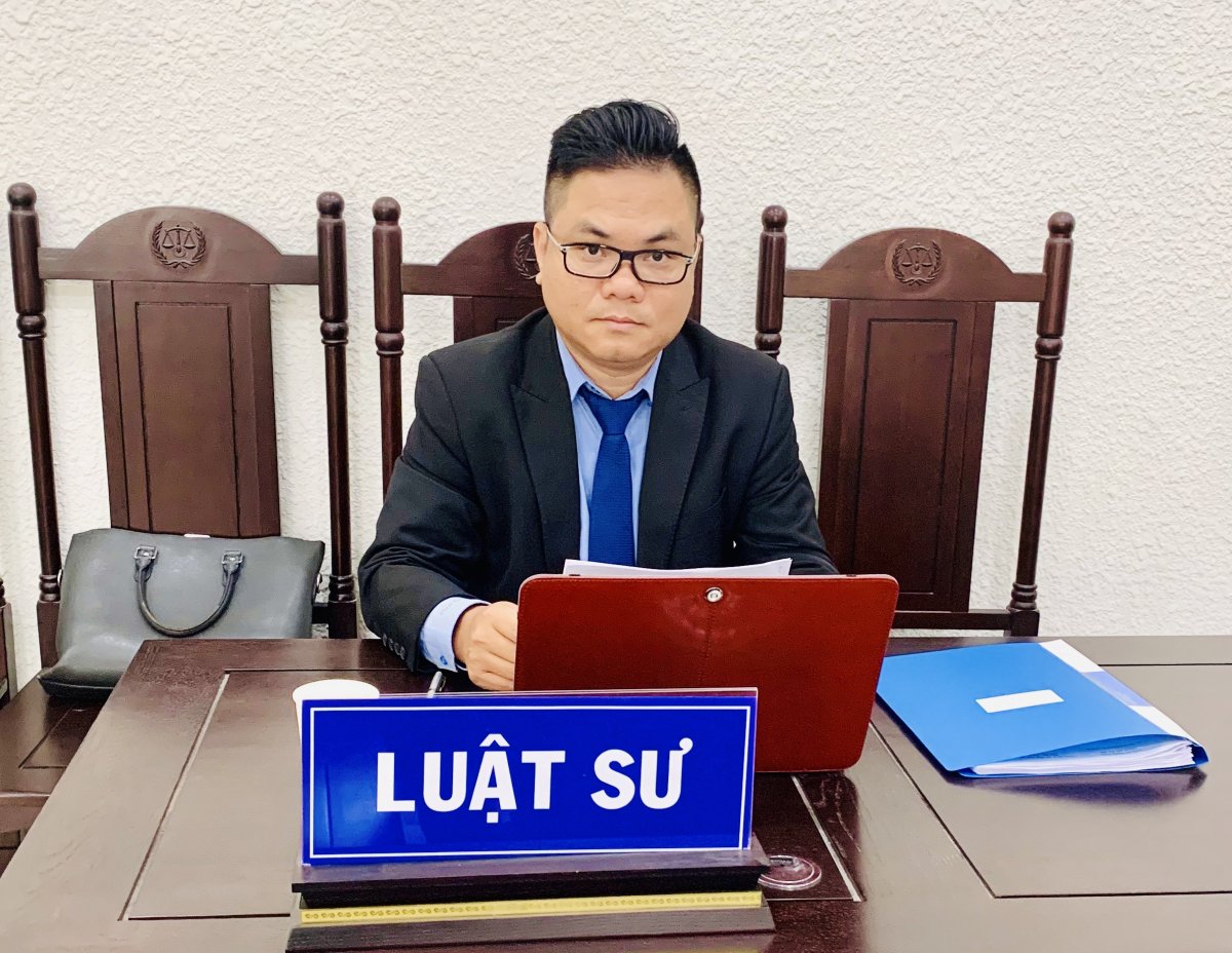 Luật sư Nguyễn Thanh Hà tham giai một phiên toà tại Hà Nội