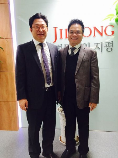 Luật sư Nguyễn Thanh Hà cùng đại diện công ty luật Jypiong tại Hà Nội