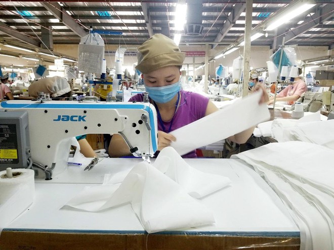 Người lao động đủ điều kiện hưởng hỗ trợ khó khăn do dịch Covid-19