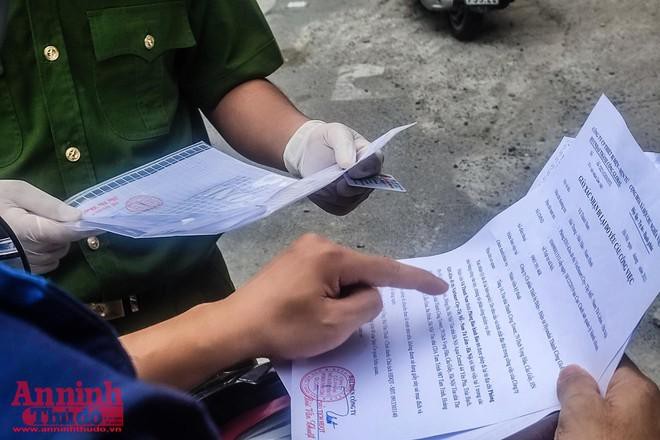 Mua giấy đi đường ở hiệu cầm đồ để tham gia giao thông sẽ bị xử lý ra sao?