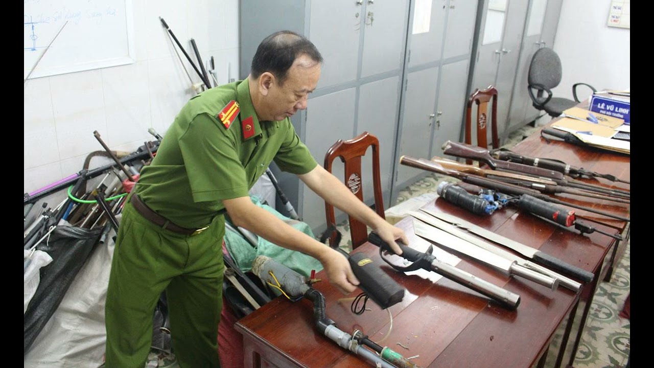 Mua bán, tàng trữ, sản xuất vũ khí, vật liệu nổ – Rủi ro pháp lý khôn lường